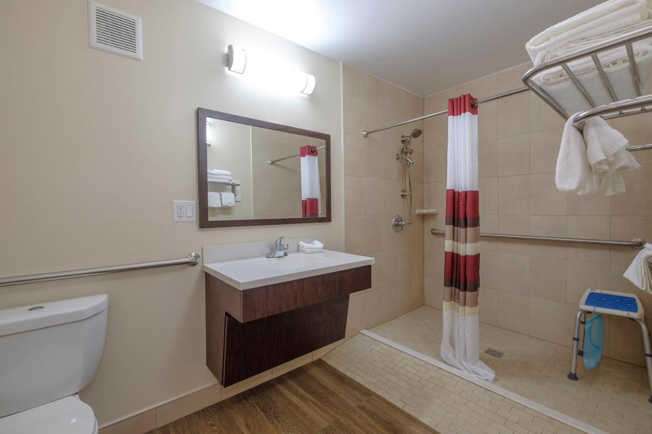 Red Roof Inn Fredericksburg North Dış mekan fotoğraf