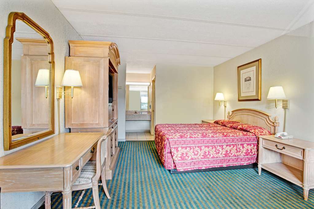 Red Roof Inn Fredericksburg North Oda fotoğraf