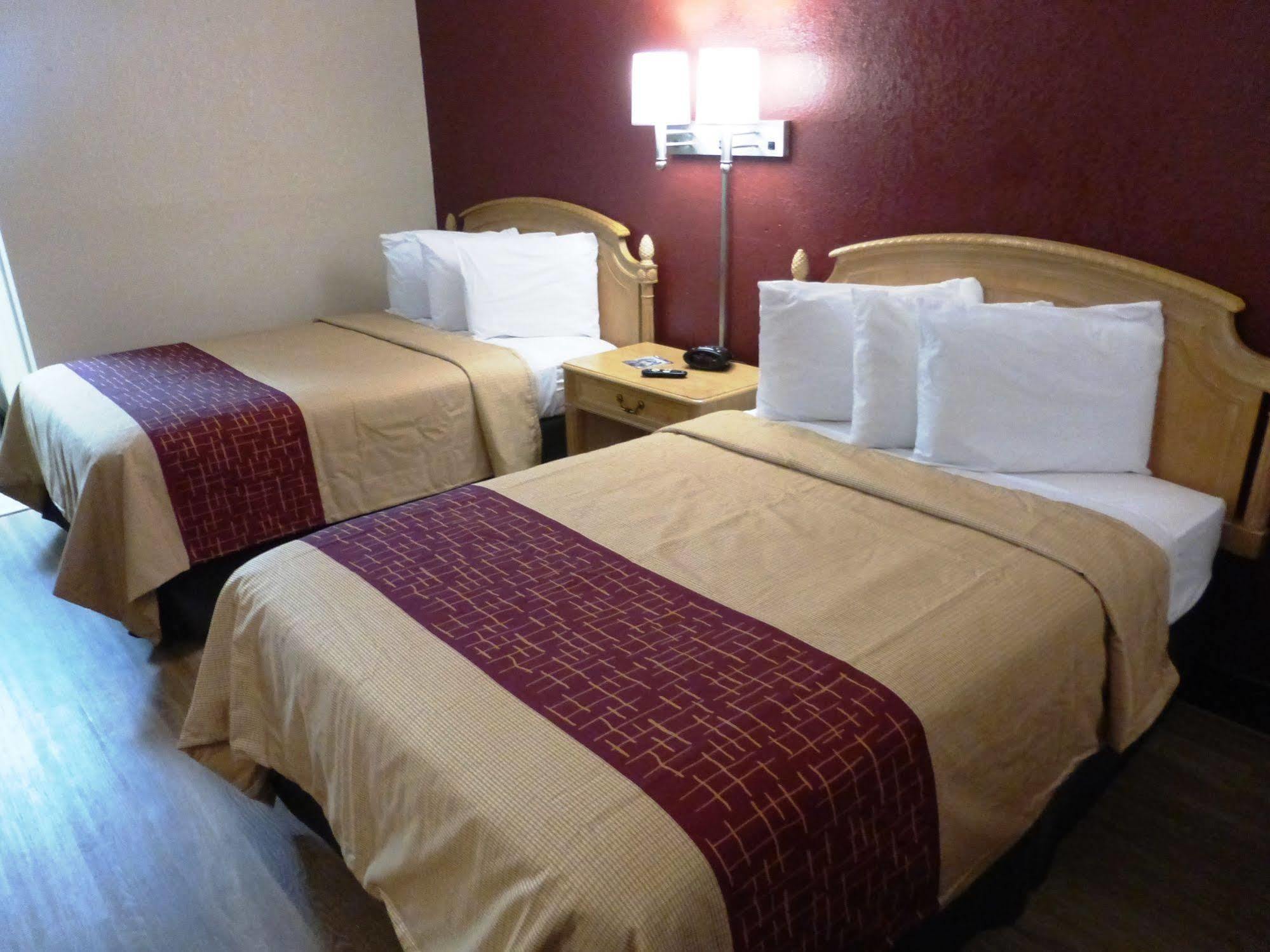 Red Roof Inn Fredericksburg North Dış mekan fotoğraf