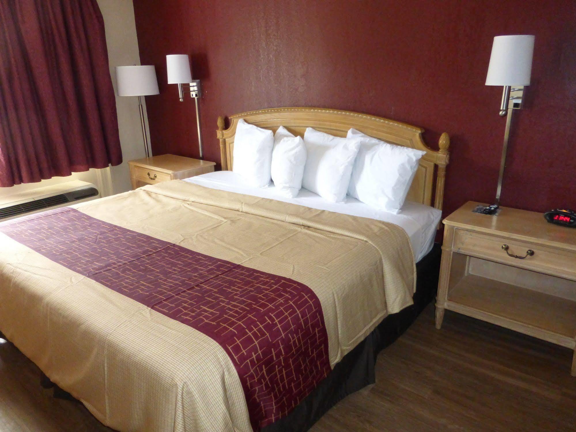 Red Roof Inn Fredericksburg North Dış mekan fotoğraf